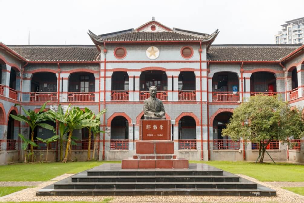 华东政法大学韬奋楼
