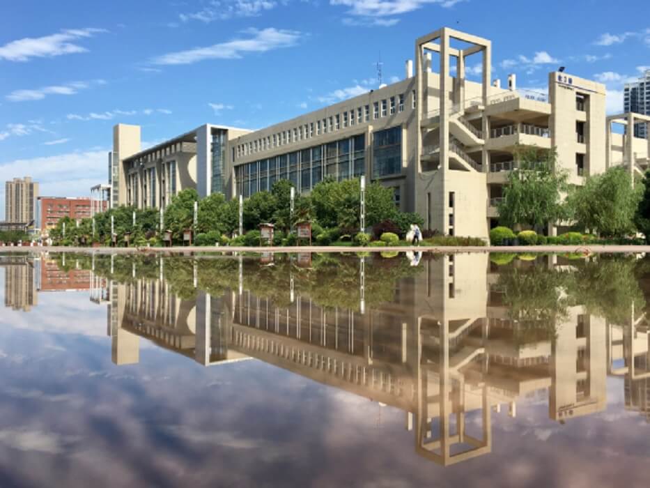 西安工业大学教学楼