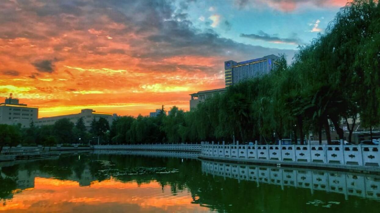 西北政法大学东西湖